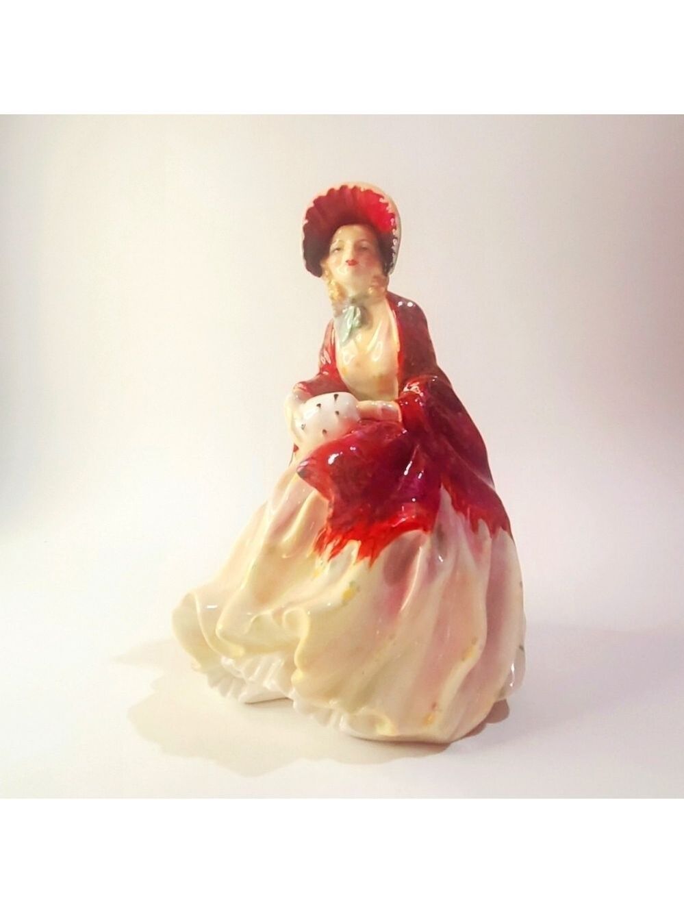 ROYAL DOULTON - Her Ladyship HN1977 Porcelain Figurine Vintage Circa 1945 Mint